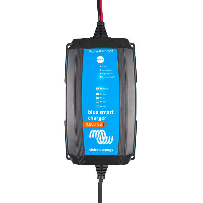 BlueSmart IP65 24/13(1) 230V CEE 7/17 Victron Energy battery charger