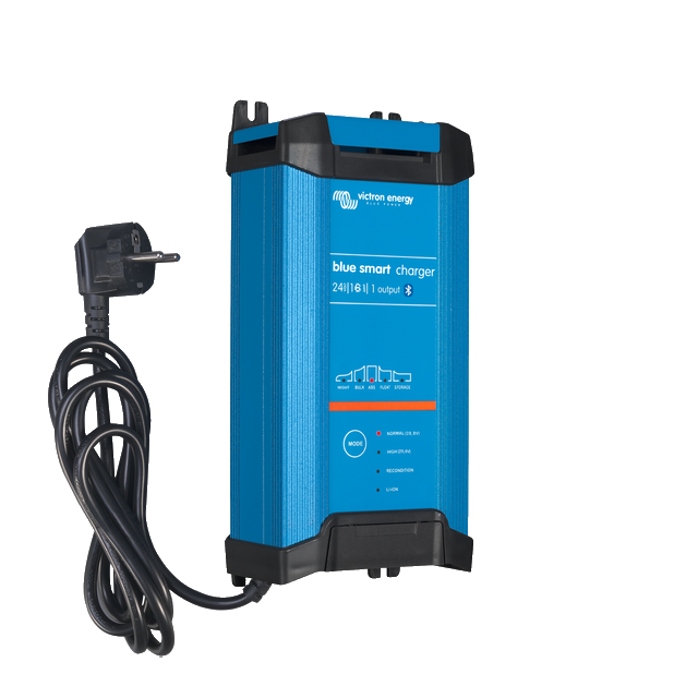 Blue Smart IP22 Charger 24/16(1) 230V CEE 7/7