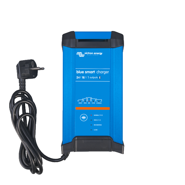 Blue Smart IP22 Charger 24/16(1) 230V CEE 7/7
